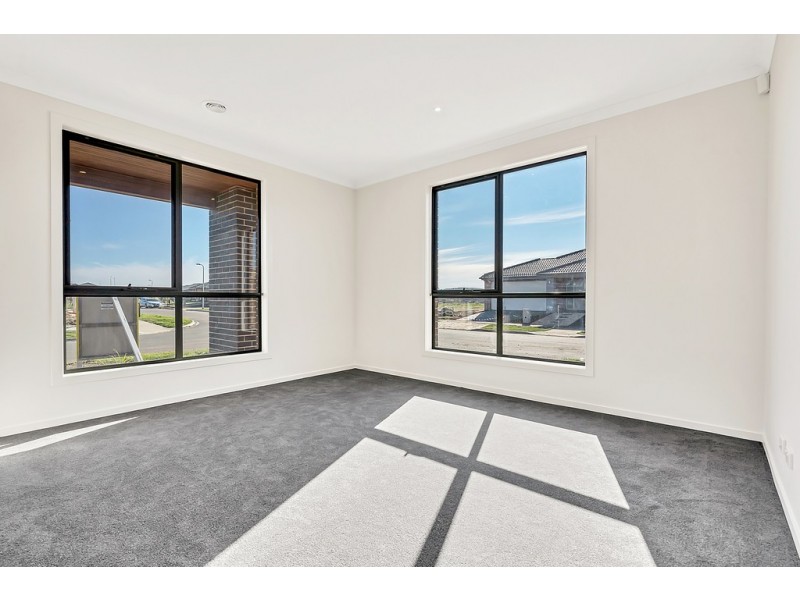 10 Keppel Way, Mickleham VIC 3064