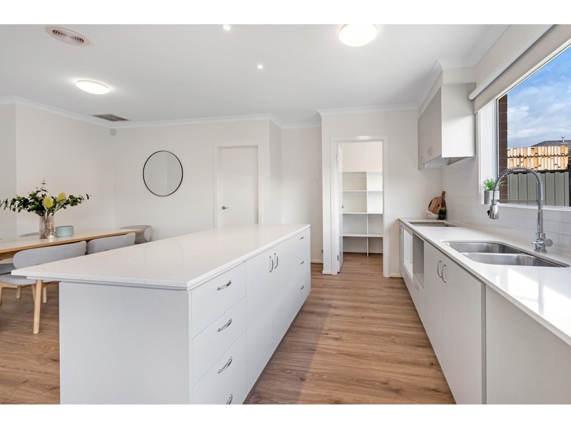 32 Banjolina Circuit, Craigieburn VIC 3064