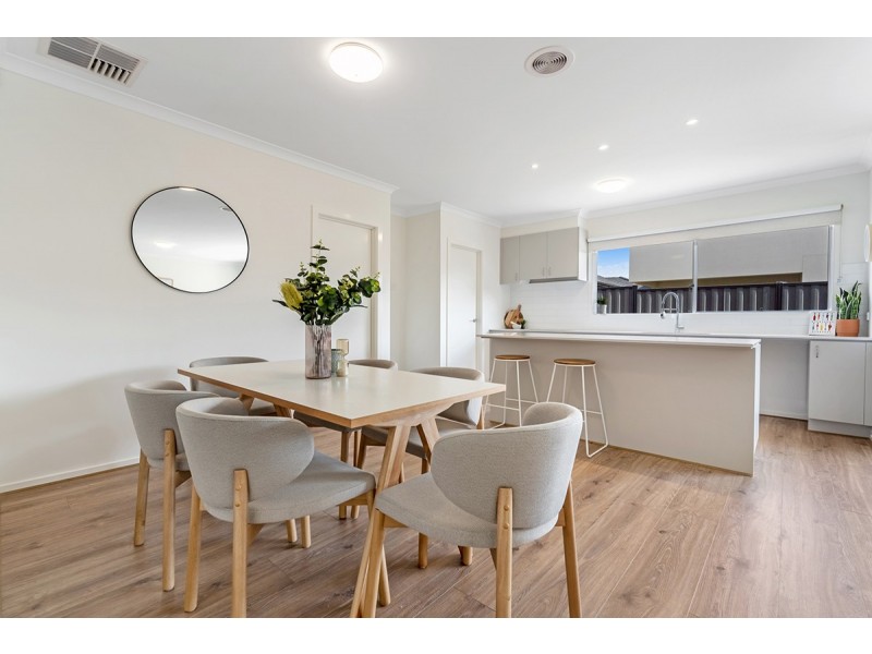 32 Banjolina Circuit, Craigieburn VIC 3064