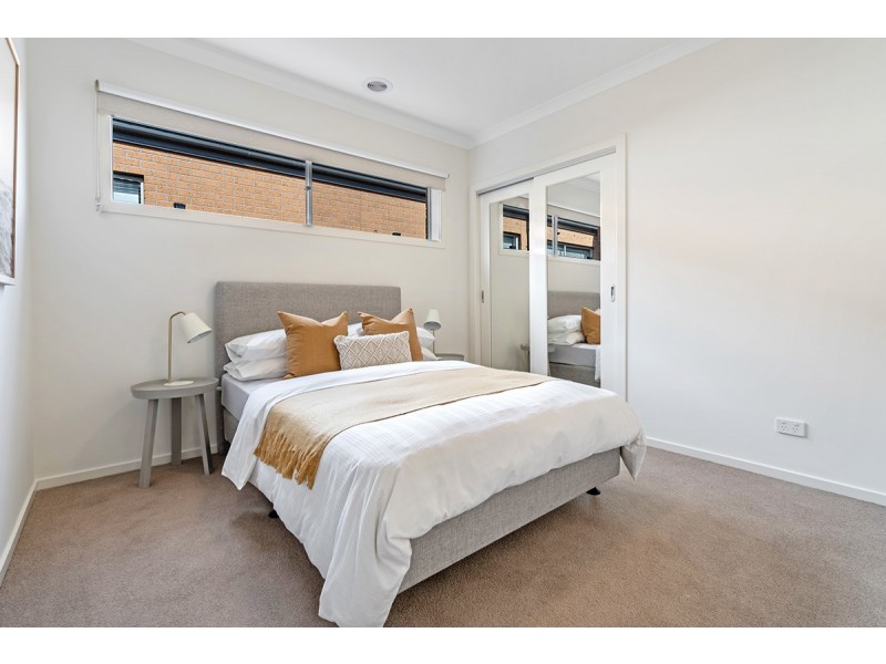 32 Banjolina Circuit, Craigieburn VIC 3064