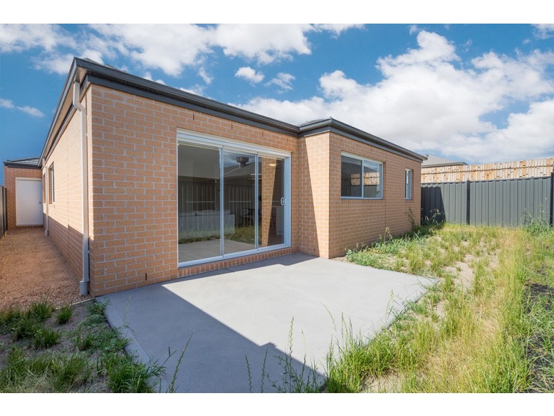 32 Banjolina Circuit, Craigieburn VIC 3064