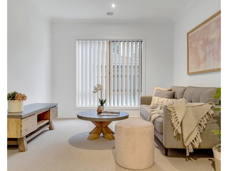 18 Bridgehaven Drive, Craigieburn VIC 3064