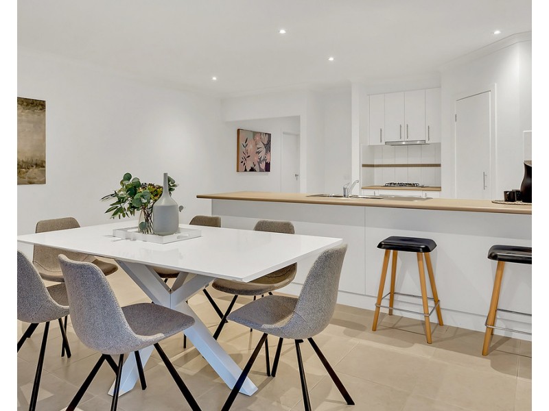 18 Bridgehaven Drive, Craigieburn VIC 3064