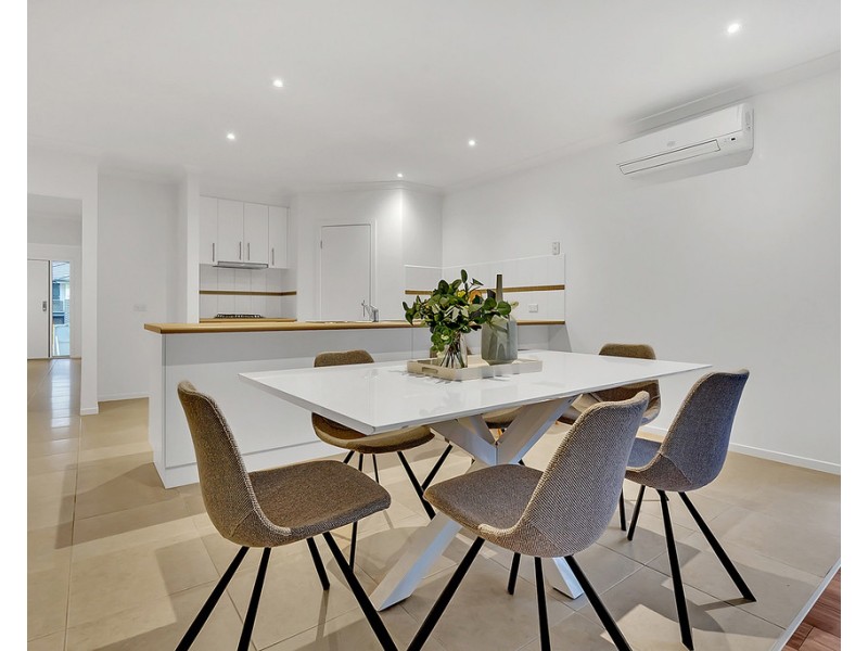 18 Bridgehaven Drive, Craigieburn VIC 3064