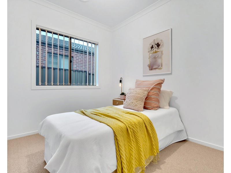 18 Bridgehaven Drive, Craigieburn VIC 3064