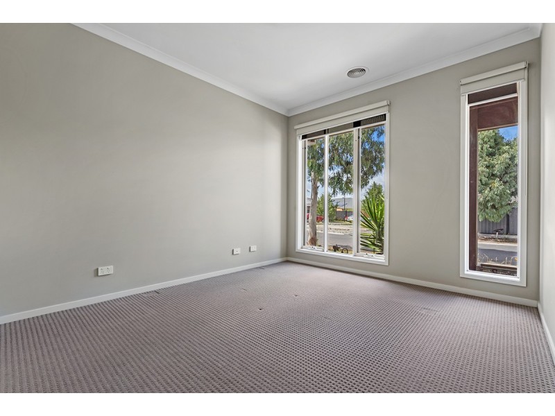 14 Rainham Avenue, Craigieburn VIC 3064