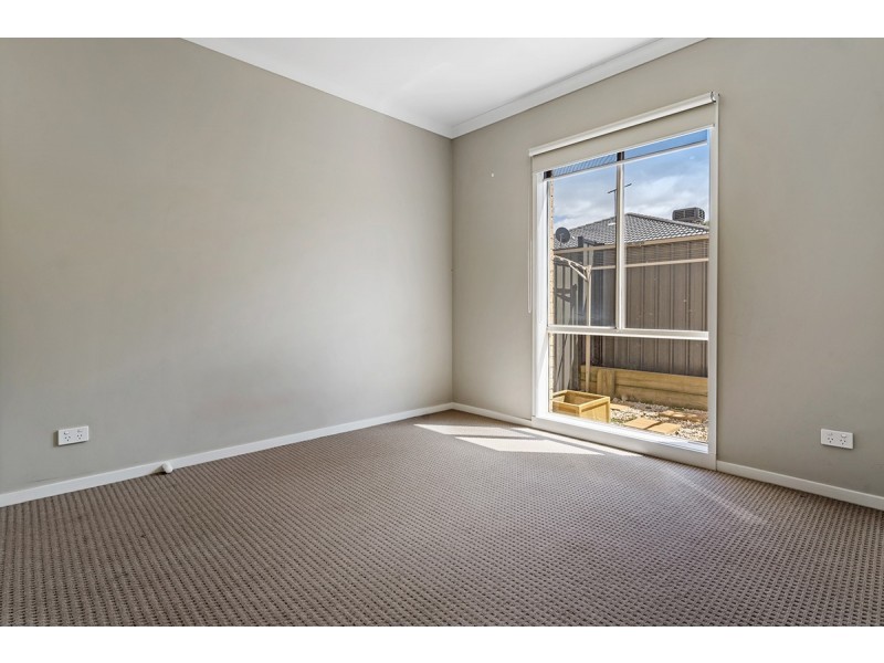 14 Rainham Avenue, Craigieburn VIC 3064