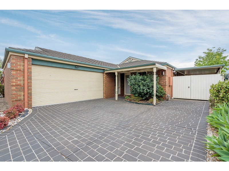 5 Gellion Place, Roxburgh Park VIC 3064