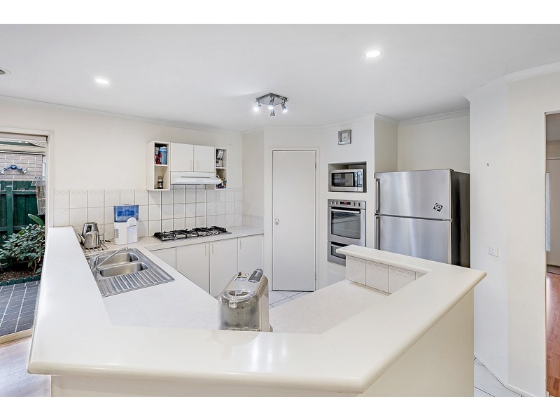5 Gellion Place, Roxburgh Park VIC 3064