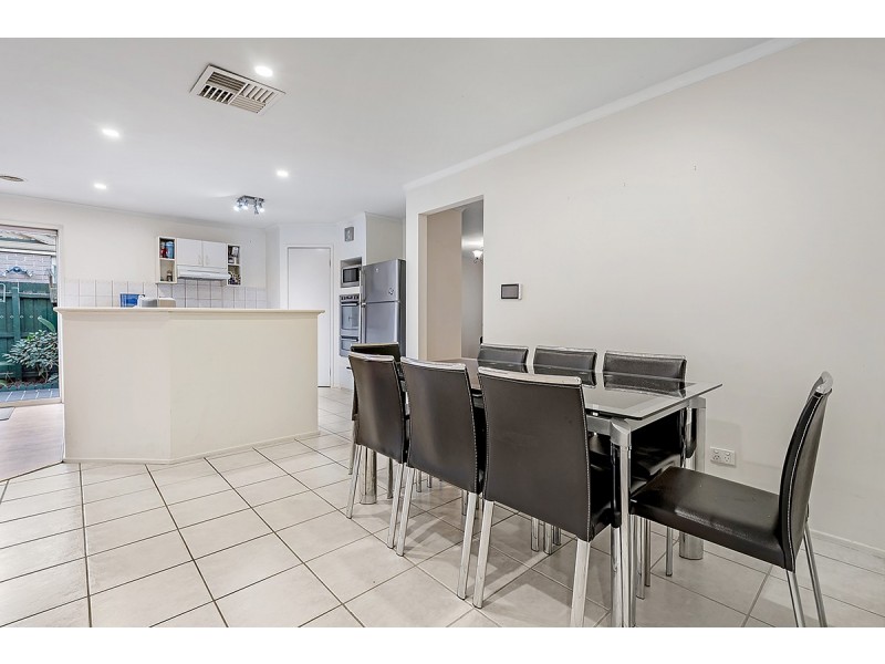 5 Gellion Place, Roxburgh Park VIC 3064