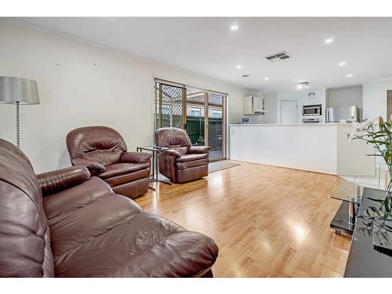 5 Gellion Place, Roxburgh Park VIC 3064