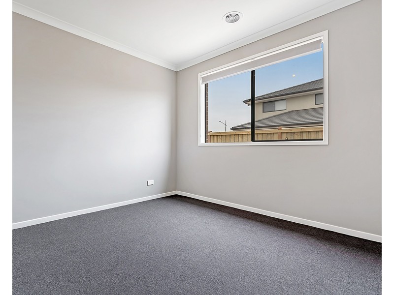 12 Thornbury Street, Donnybrook VIC 3064