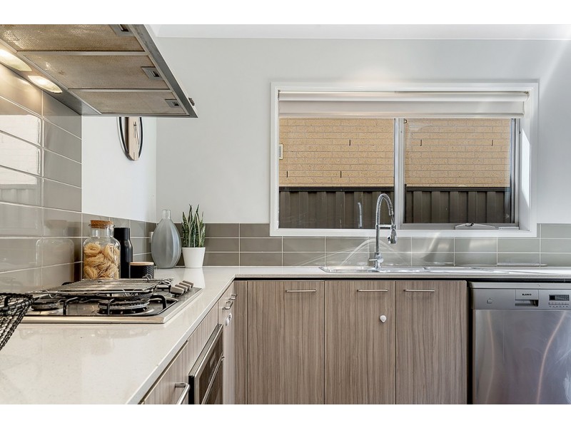 5 Versant Drive, Craigieburn VIC 3064