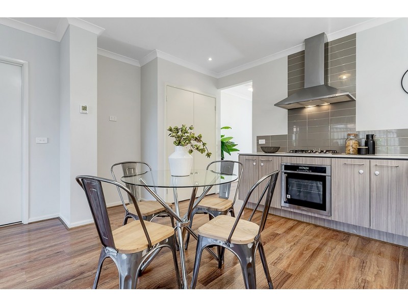 5 Versant Drive, Craigieburn VIC 3064