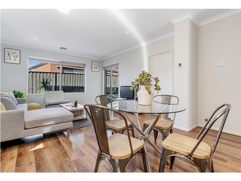 5 Versant Drive, Craigieburn VIC 3064