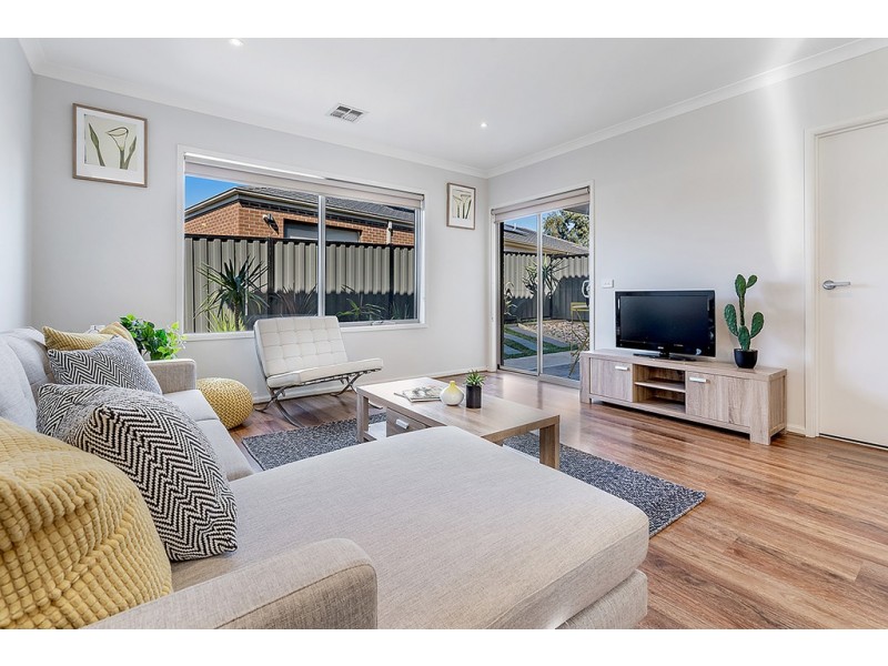 5 Versant Drive, Craigieburn VIC 3064