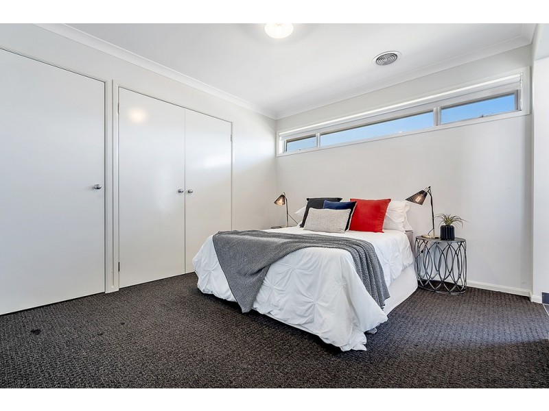 5 Versant Drive, Craigieburn VIC 3064