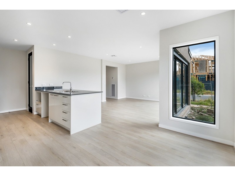 572 Grand Boulevard, Craigieburn VIC 3064