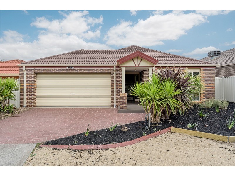 3 St Ives Place, Craigieburn VIC 3064