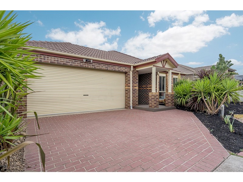 3 St Ives Place, Craigieburn VIC 3064