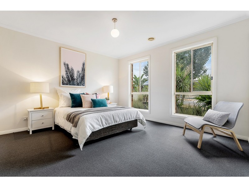 3 St Ives Place, Craigieburn VIC 3064