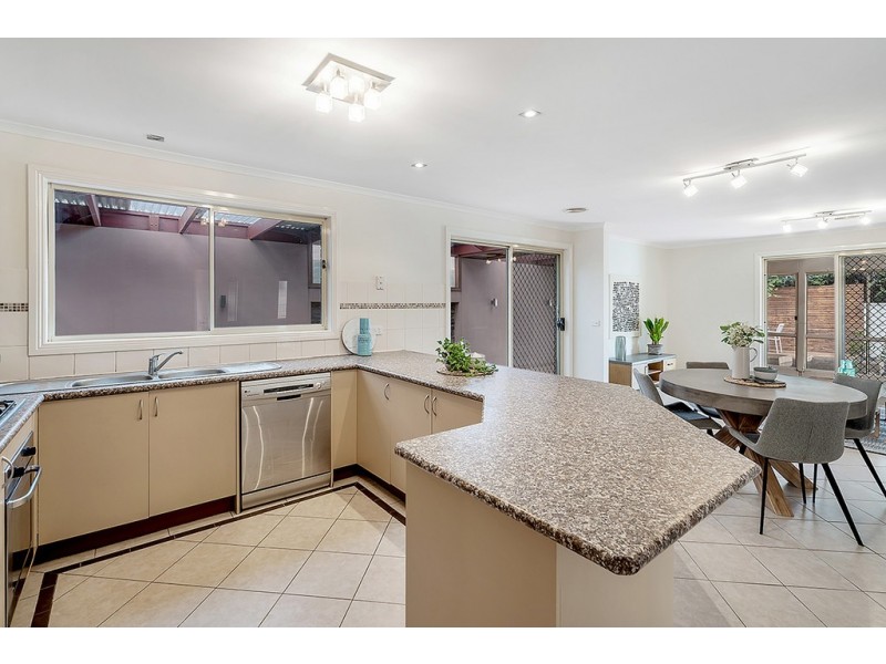 3 St Ives Place, Craigieburn VIC 3064