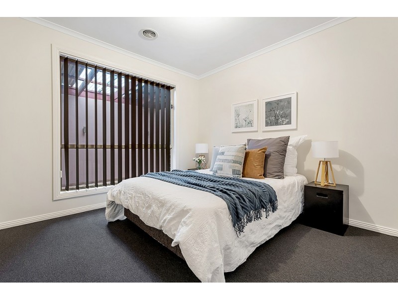 3 St Ives Place, Craigieburn VIC 3064