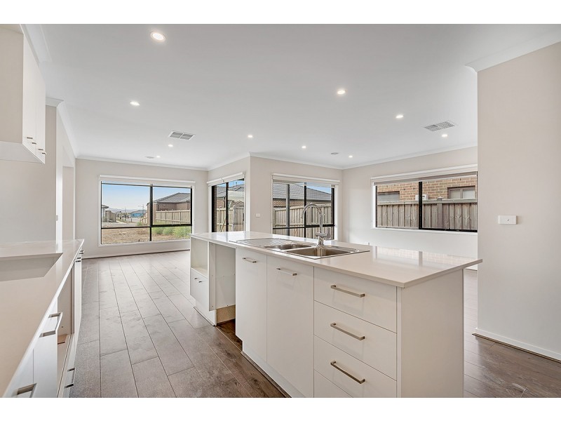 3 Degraves Street, Mickleham VIC 3064