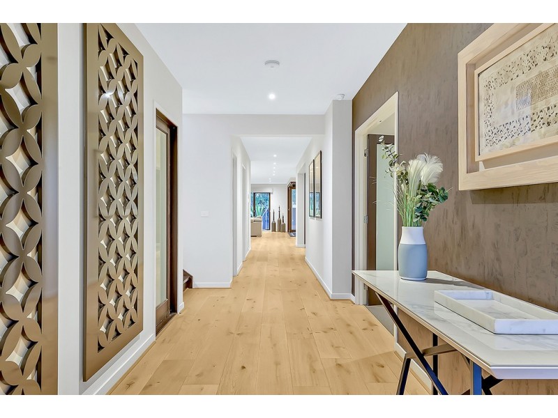 14 Asbury Street, Craigieburn VIC 3064