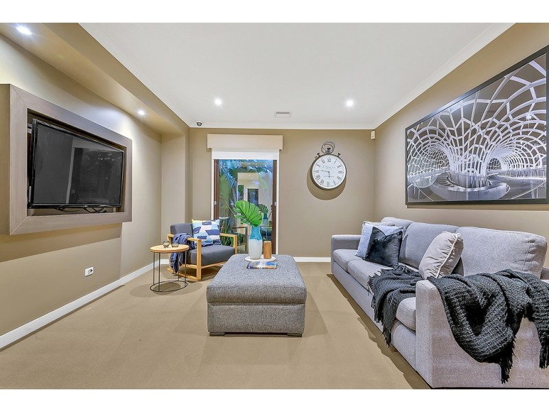 14 Asbury Street, Craigieburn VIC 3064