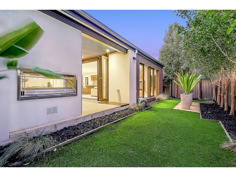 14 Asbury Street, Craigieburn VIC 3064