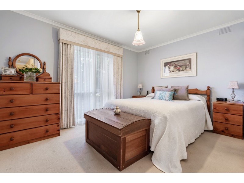 74 Mitford Crescent, Craigieburn VIC 3064