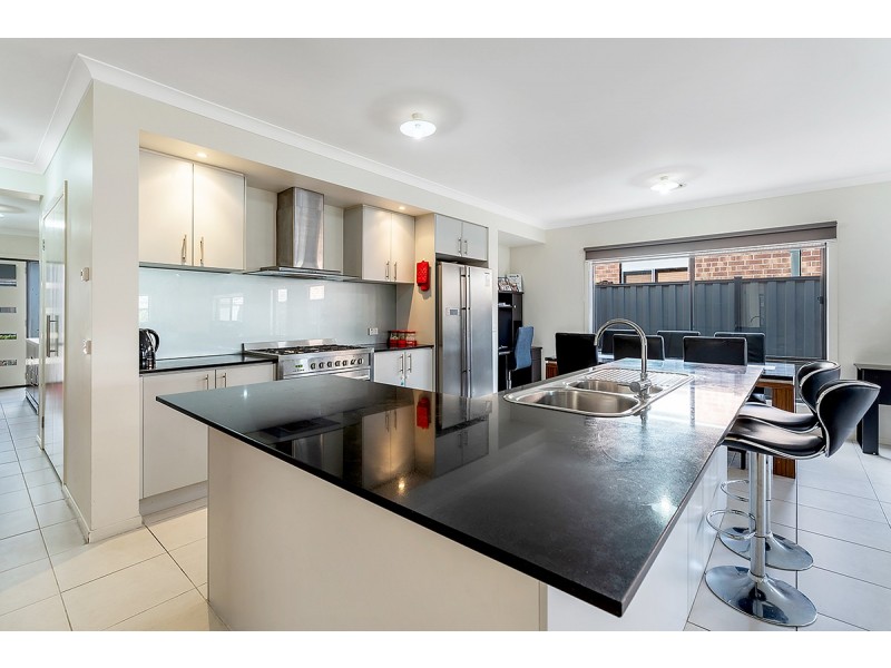 20 Birdswood Crecent, Craigieburn VIC 3064