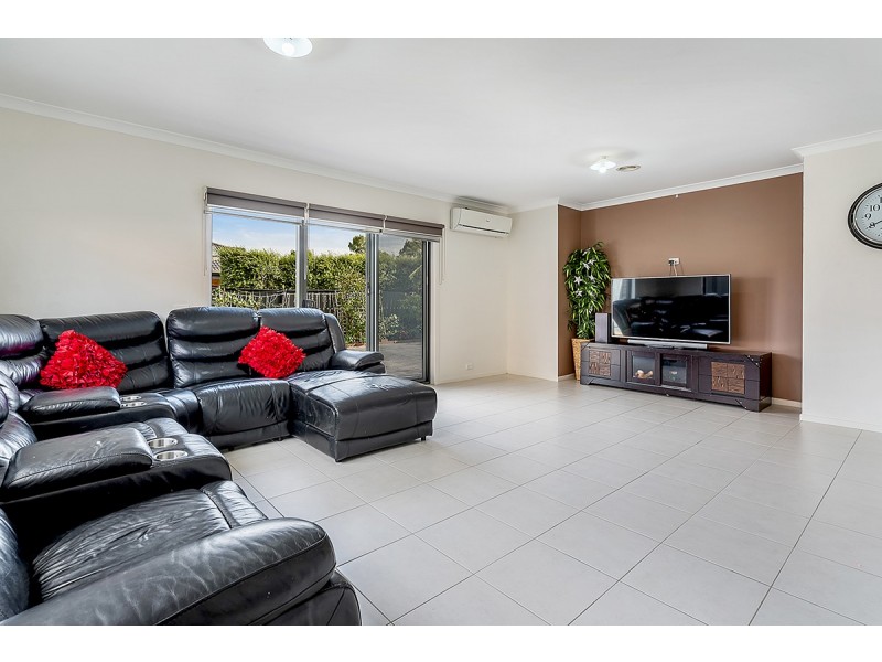 20 Birdswood Crecent, Craigieburn VIC 3064