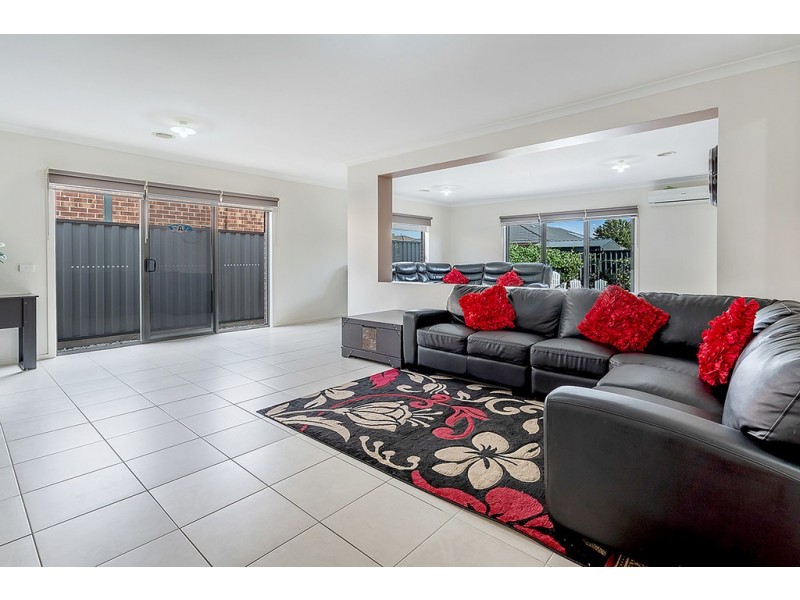 20 Birdswood Crecent, Craigieburn VIC 3064