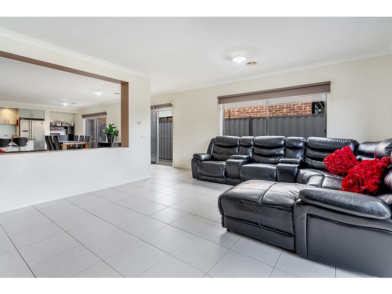 20 Birdswood Crecent, Craigieburn VIC 3064