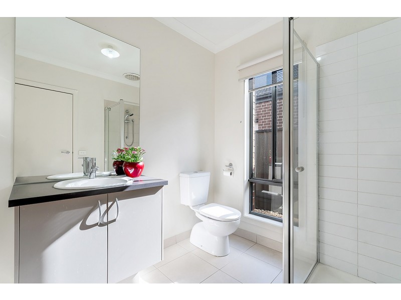 20 Birdswood Crecent, Craigieburn VIC 3064