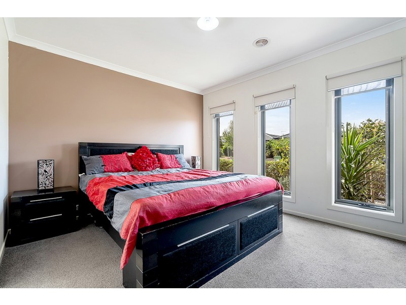 20 Birdswood Crecent, Craigieburn VIC 3064