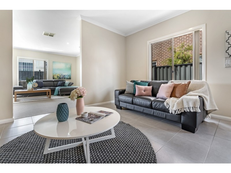14 Hollows Court, Craigieburn VIC 3064