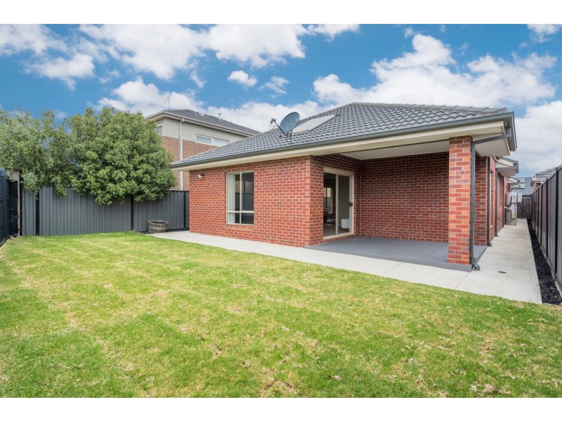 14 Hollows Court, Craigieburn VIC 3064