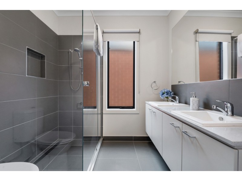 21 Bolwarra Street, Craigieburn VIC 3064