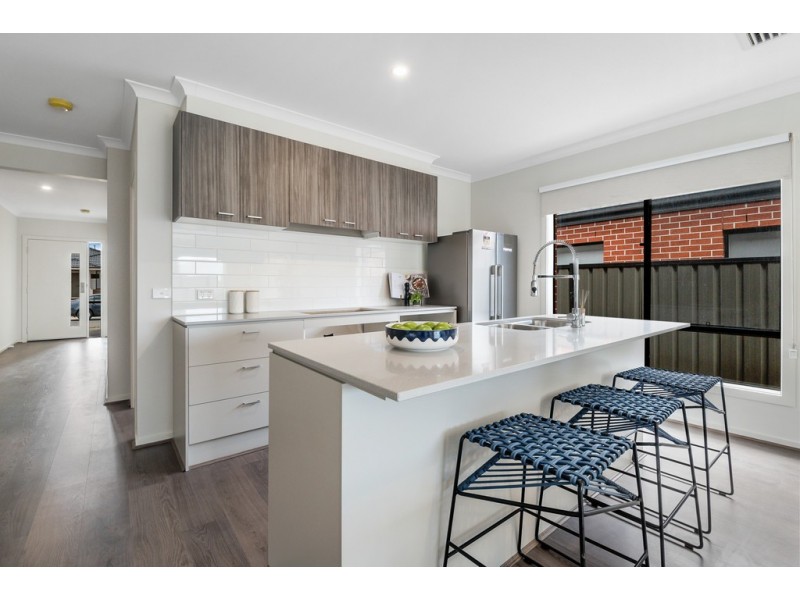 21 Bolwarra Street, Craigieburn VIC 3064
