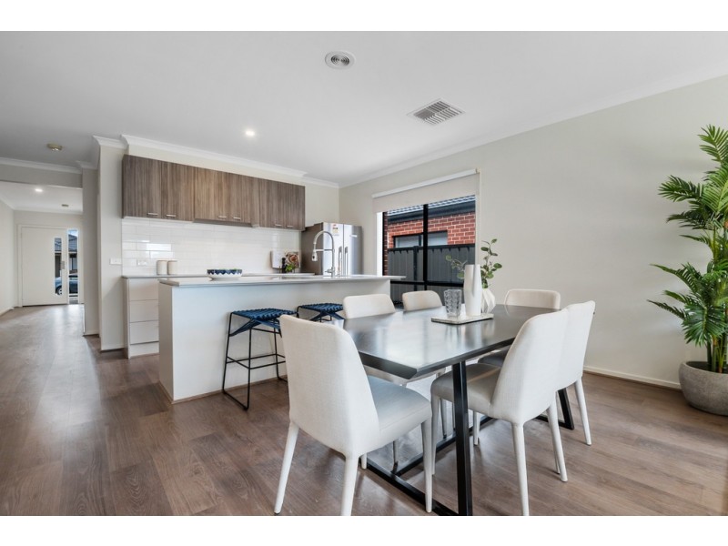 21 Bolwarra Street, Craigieburn VIC 3064