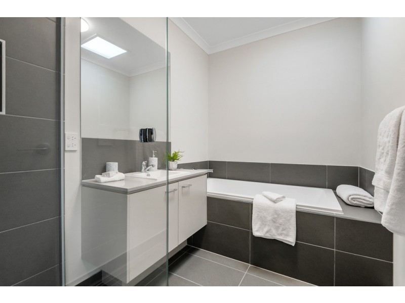 21 Bolwarra Street, Craigieburn VIC 3064