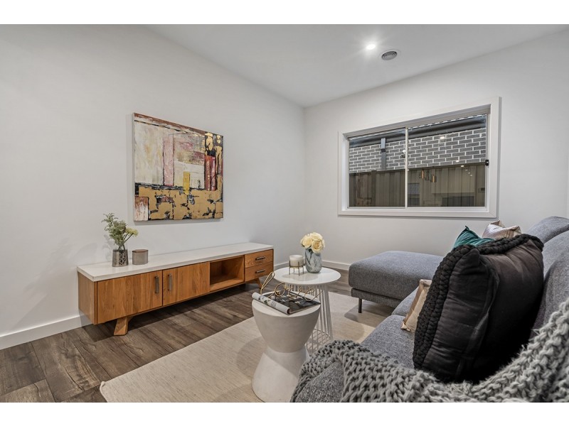 47 Kangaroo Road, Craigieburn VIC 3064