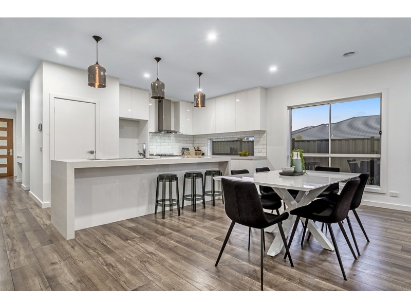 47 Kangaroo Road, Craigieburn VIC 3064