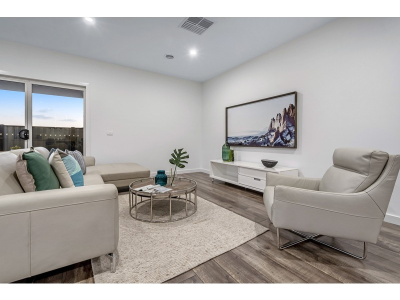 47 Kangaroo Road, Craigieburn VIC 3064