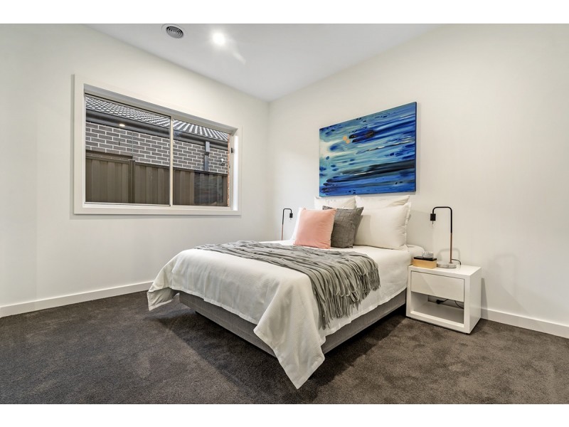 47 Kangaroo Road, Craigieburn VIC 3064