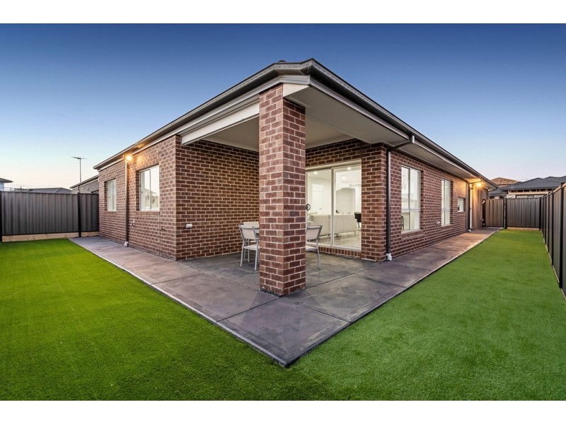47 Kangaroo Road, Craigieburn VIC 3064