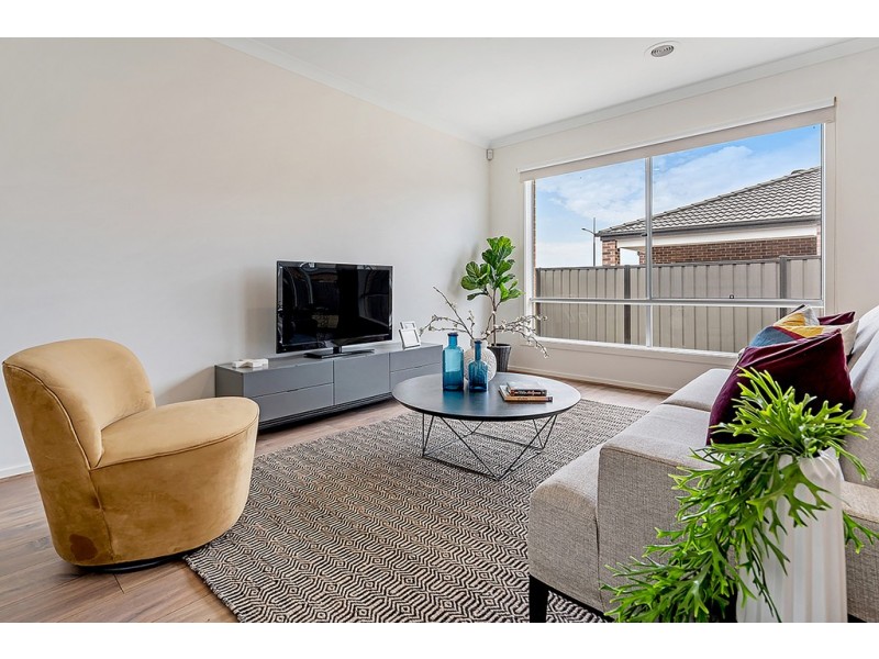 15 Featherwood Crescent, Craigieburn VIC 3064